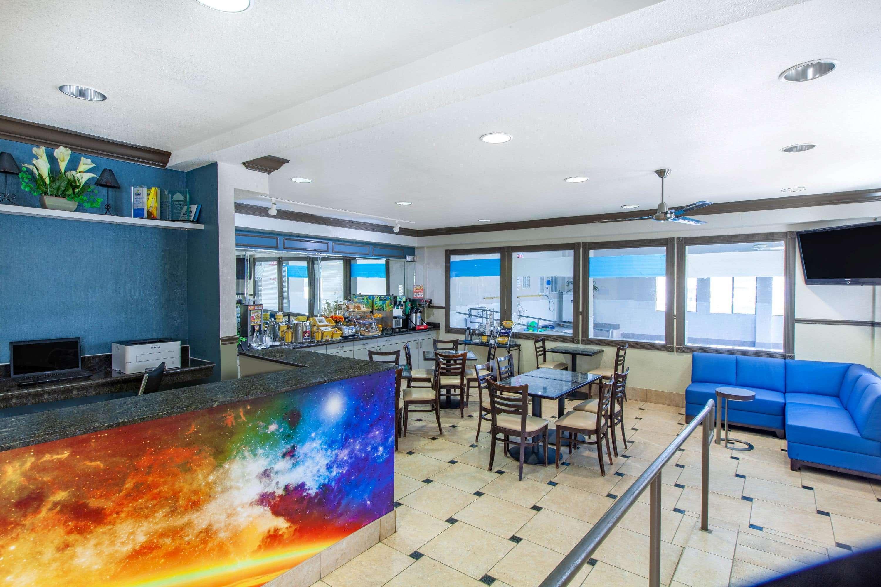 Days Inn & Suites By Wyndham Webster Nasa-Clearlake-Houston Exterior photo